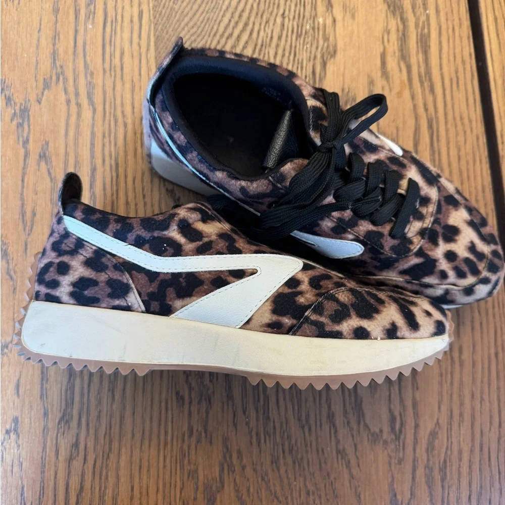 Dolce Vita‎ Leopard Print Sneakers BYNX